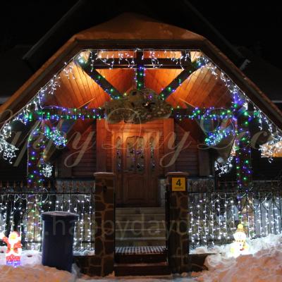 Новогоднее оформление коттеджа в поселке 